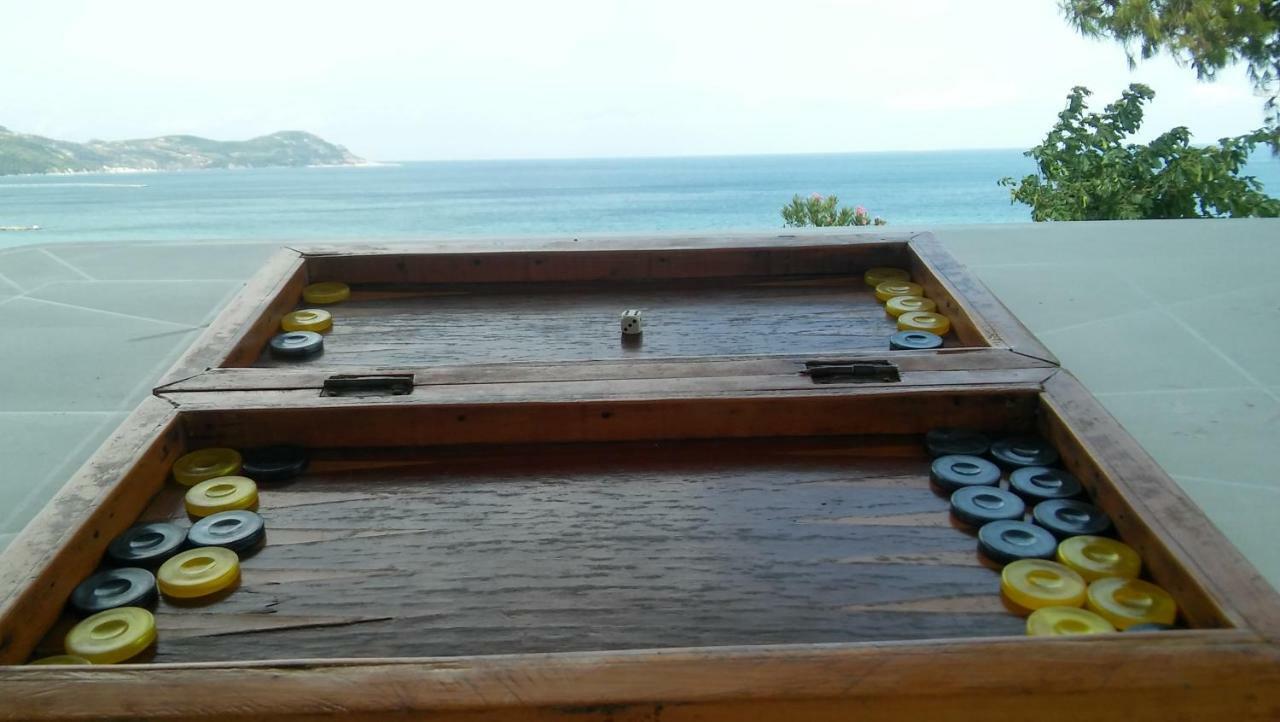 Kymi Bay House * Platána